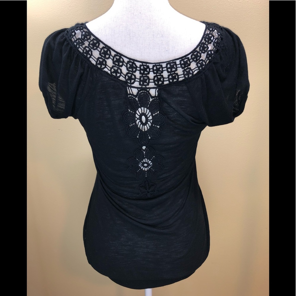 Energie blouse with crochet back
